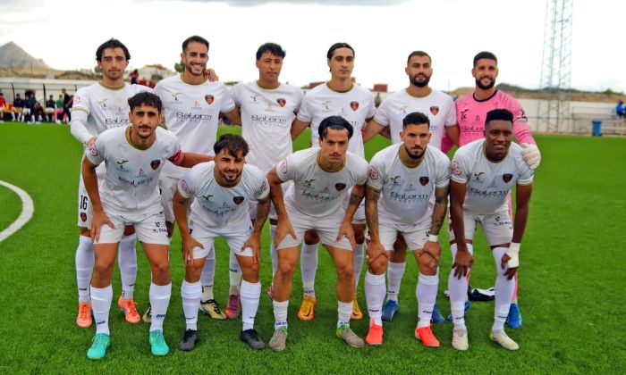 Once inicial del Salerm Puente Genil en Yecla