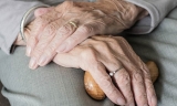 Denuncian ante el Defensor que una mujer de m&aacute;s de 80 a&ntilde;os en &Eacute;cija espera m&aacute;s de un a&ntilde;o la valoraci&oacute;n de la dependencia
